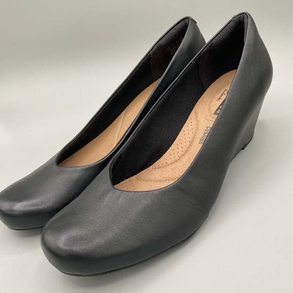 New With Tags Clarks Dress Shoes - Picture 2 of 4